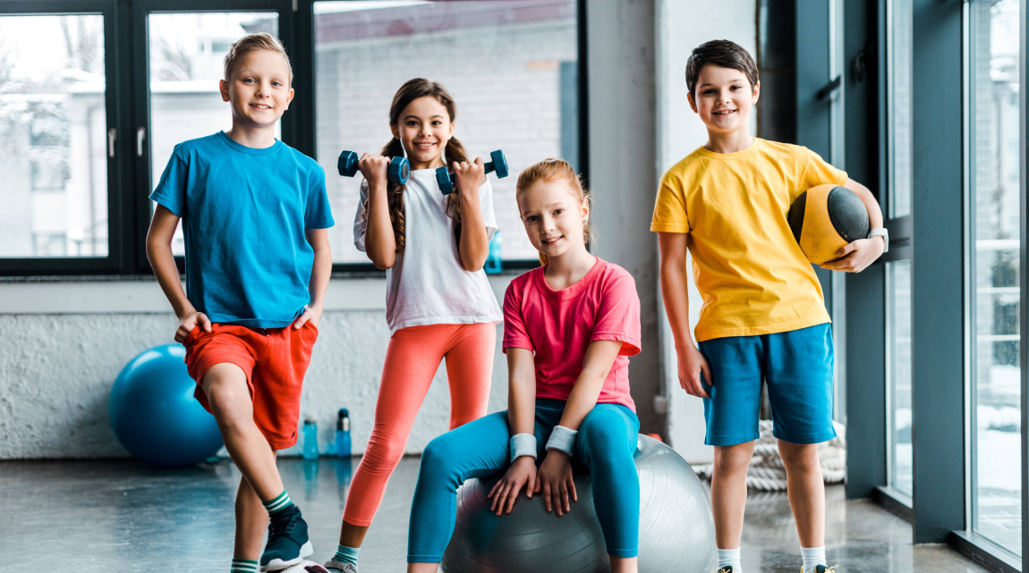 Детский фитнес-клуб и групповые занятия для гармоничного физического развития ребёнка.